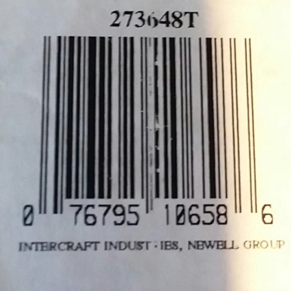 1980 Caron Embroidery - Picture 5 of 5